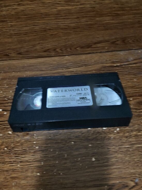 Waterworld (VHS, 1996, MCA Universal Pictures) Kevin Costner - Picture 6 of 6